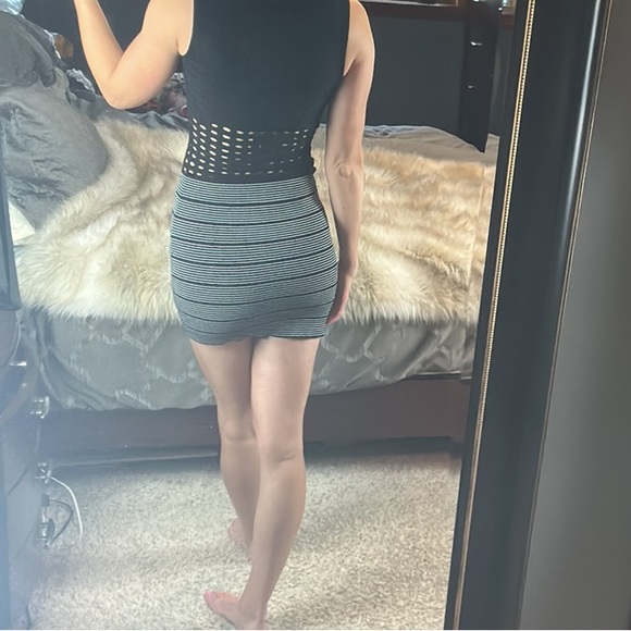 BCBGMAXAZRIA Black & White Stripped Bandage Mini Skirt, Medium - Picture 5 of 14